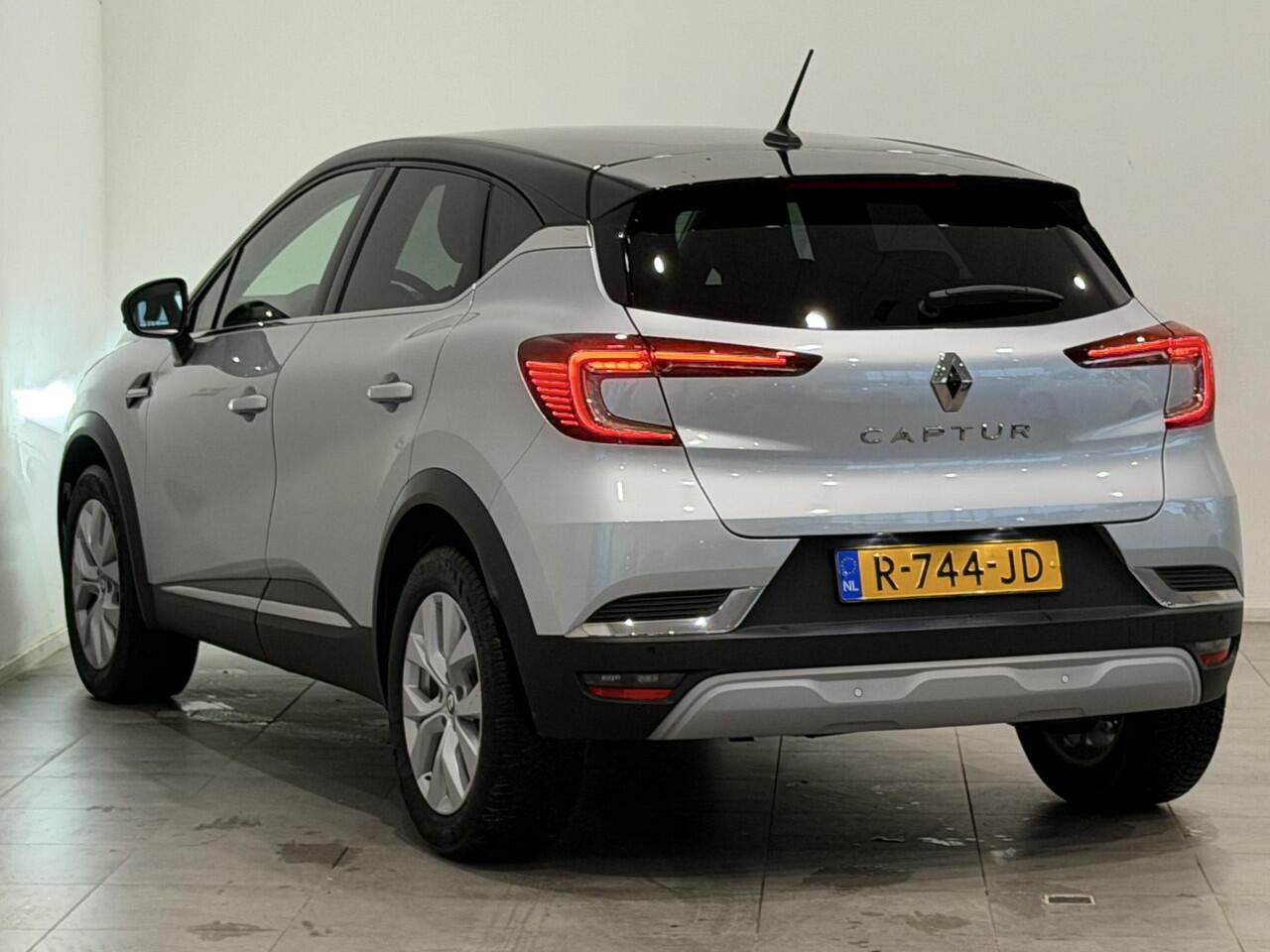 Renault CAPTUR 1.0 TCe 90 Intens | Navigatie | Climate Control | Cruise Control | Lichtmetalen velgen 17" | Parkeersensoren voor, achter en achteruitrijcamera