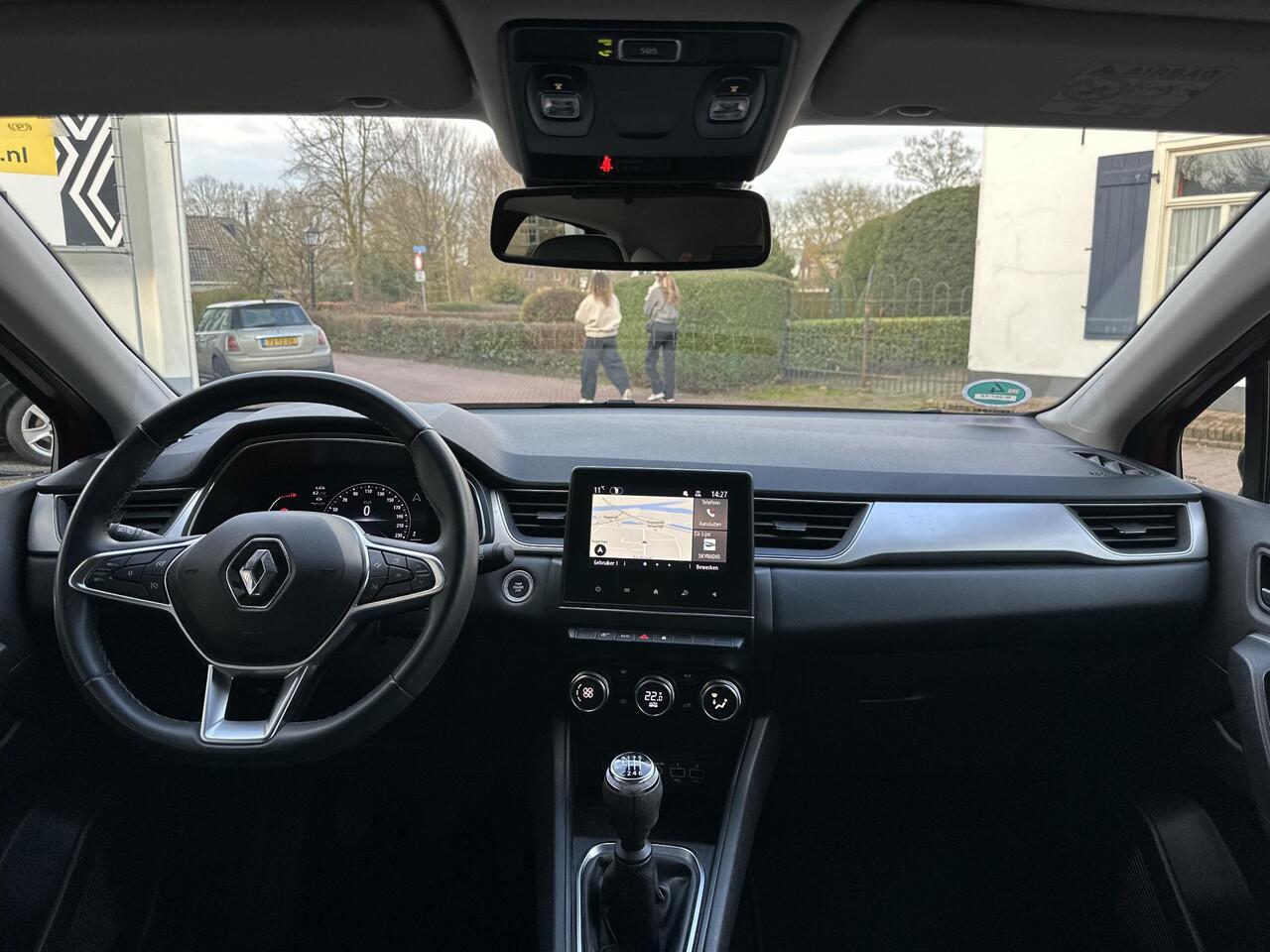 Renault CAPTUR TCe 90 Intens | Easylink navigatie | Dealeronderhouden | Camera achter | Parkeersensoren voor en achter | Premium kleur rouge flamme | Android auto & Apple carplay |