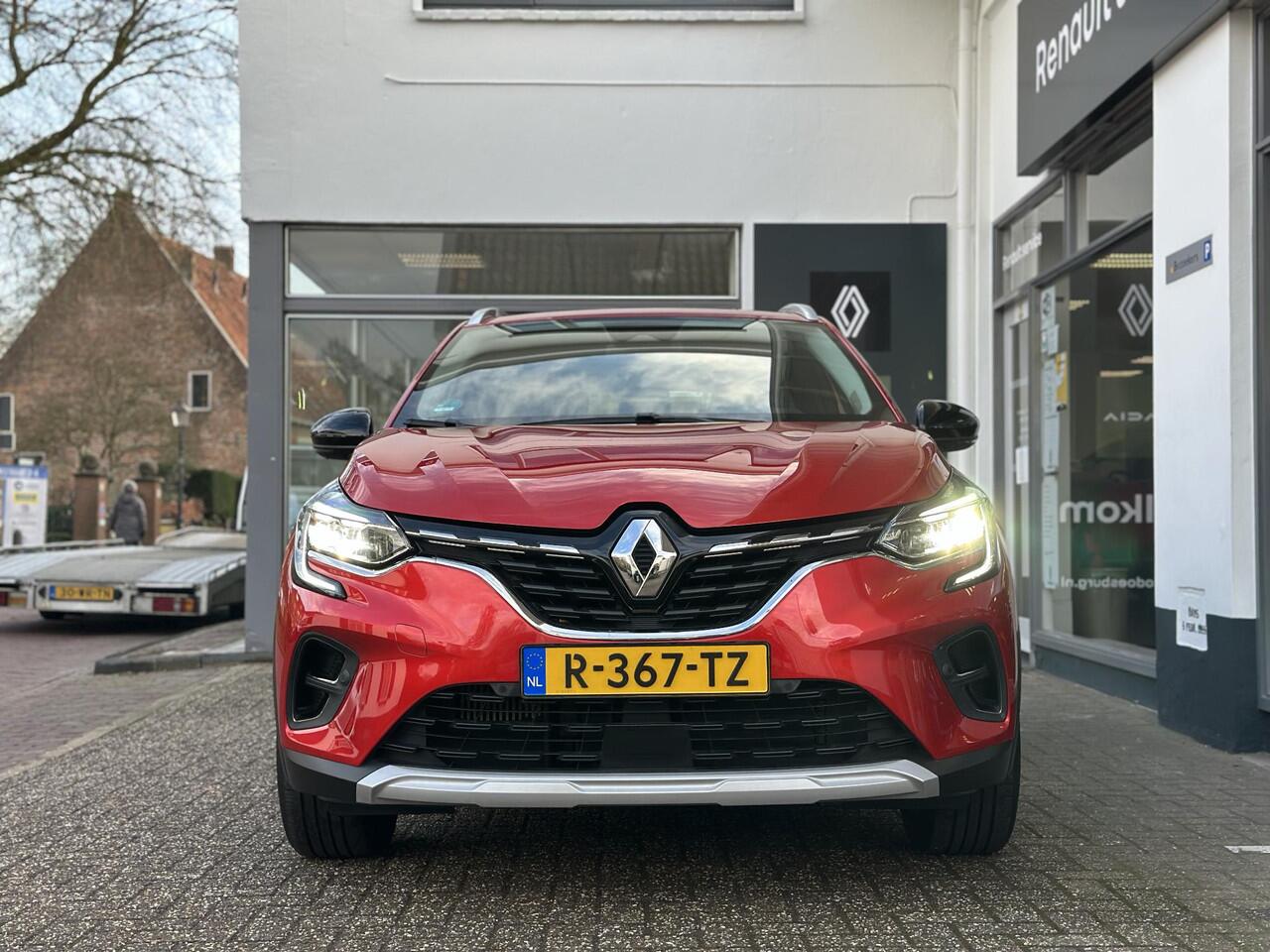 Renault CAPTUR TCe 90 Intens | Easylink navigatie | Dealeronderhouden | Camera achter | Parkeersensoren voor en achter | Premium kleur rouge flamme | Android auto & Apple carplay |