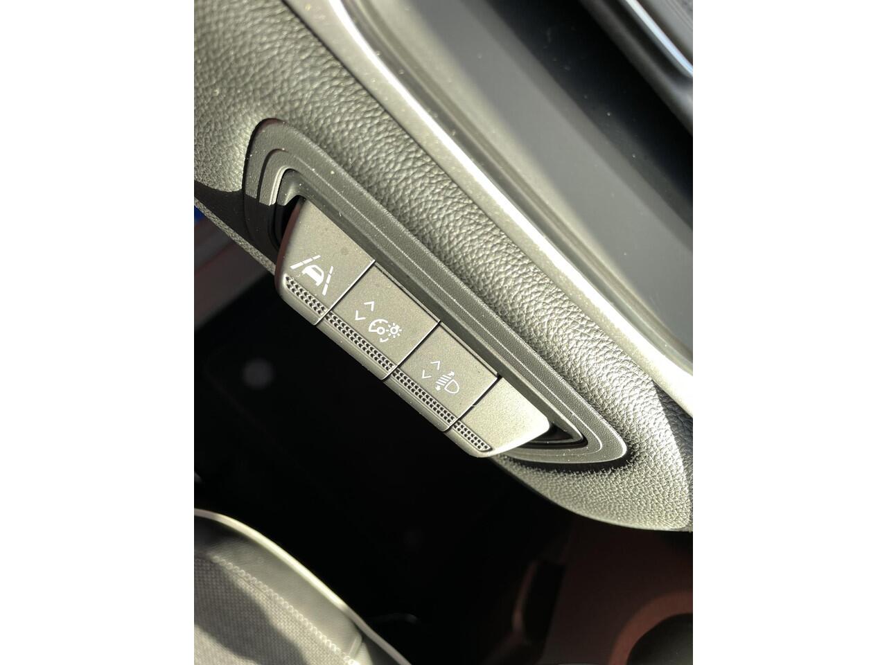 Renault CAPTUR 1.0 TCe 90 Intens / ACHTERUITRIJCAMERA / PARKEERSENSOREN / TREKHAAK / CRUISE CONTROL / CLIMATE CONTROL