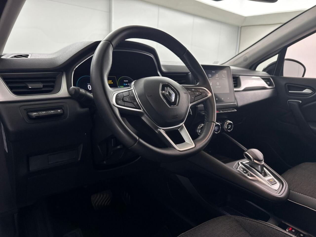 Renault CAPTUR 1.6 E-Tech PHEV 160 Intens | Apple Carplay/Android Auto | Parkeercamera | Cruise Control