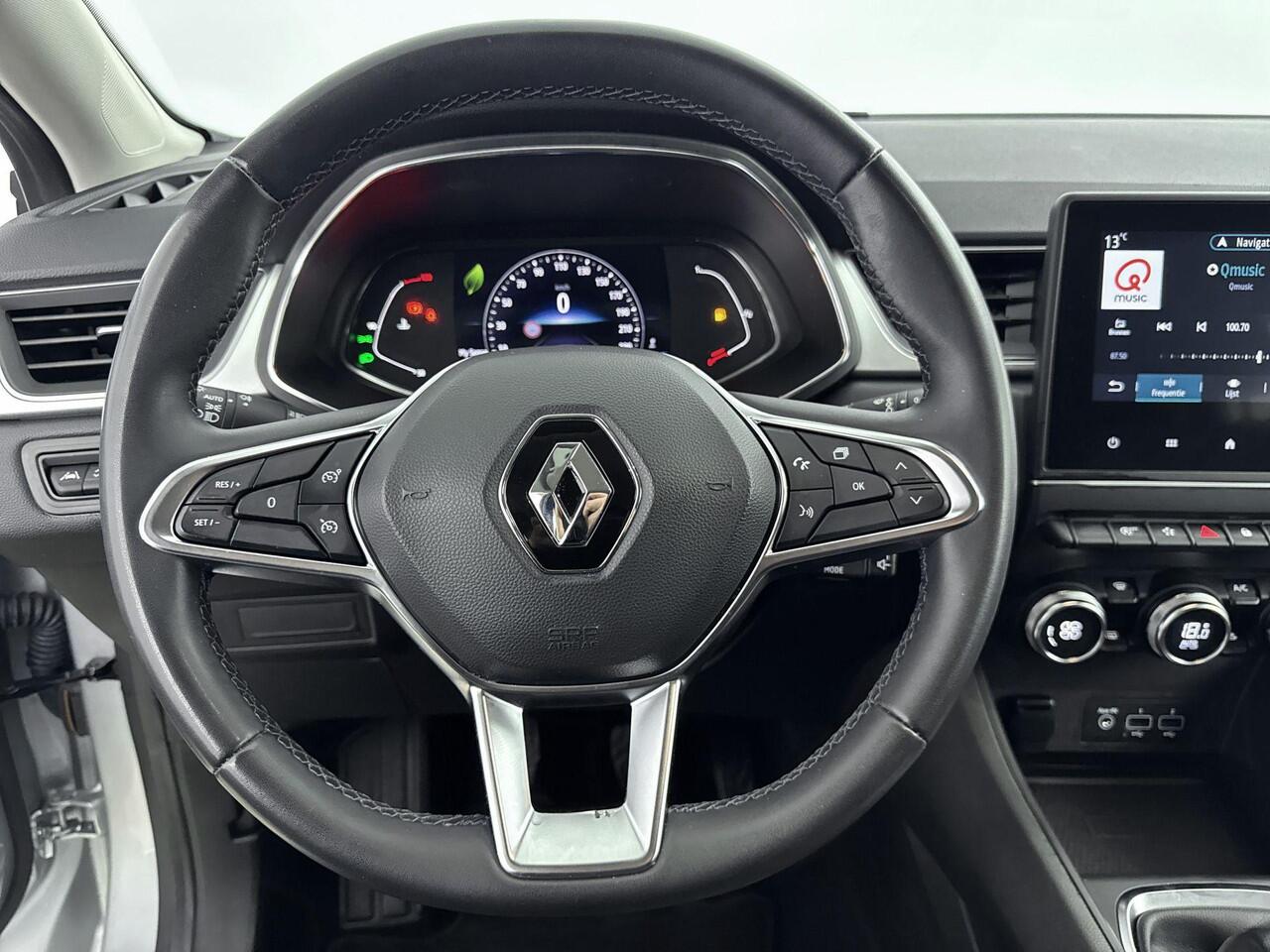 Renault CAPTUR 1.0 TCe 90Pk Intens | Navigatie | Apple Carplay/Android Auto | Cruise Control | Climate Control | Parkeersensoren Voor & Achter | Achteruitrijcamera | Privacy Glass | Keyless Entry |
