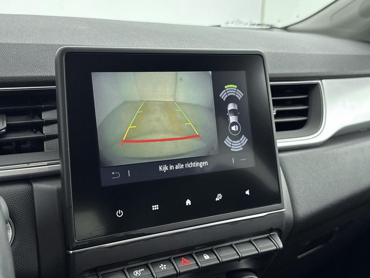Renault CAPTUR 1.0 TCe 90Pk Intens | Navigatie | Apple Carplay/Android Auto | Cruise Control | Climate Control | Parkeersensoren Voor & Achter | Achteruitrijcamera | Privacy Glass | Keyless Entry |