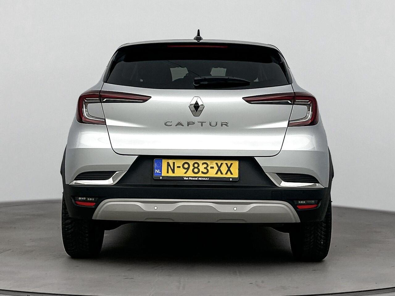 Renault CAPTUR 1.0 TCe 90Pk Intens | Navigatie | Apple Carplay/Android Auto | Cruise Control | Climate Control | Parkeersensoren Voor & Achter | Achteruitrijcamera | Privacy Glass | Keyless Entry |