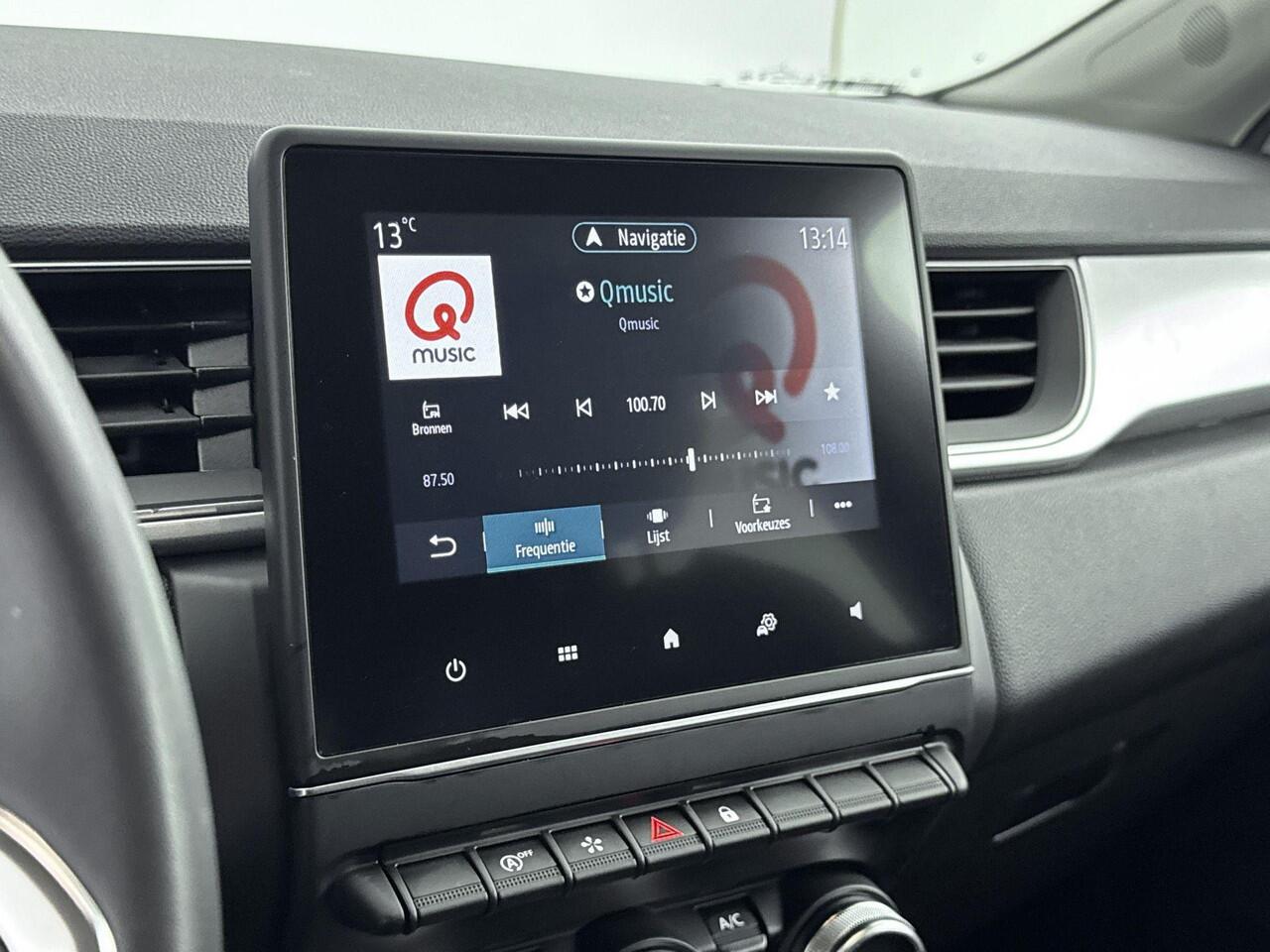 Renault CAPTUR 1.0 TCe 90Pk Intens | Navigatie | Apple Carplay/Android Auto | Cruise Control | Climate Control | Parkeersensoren Voor & Achter | Achteruitrijcamera | Privacy Glass | Keyless Entry |