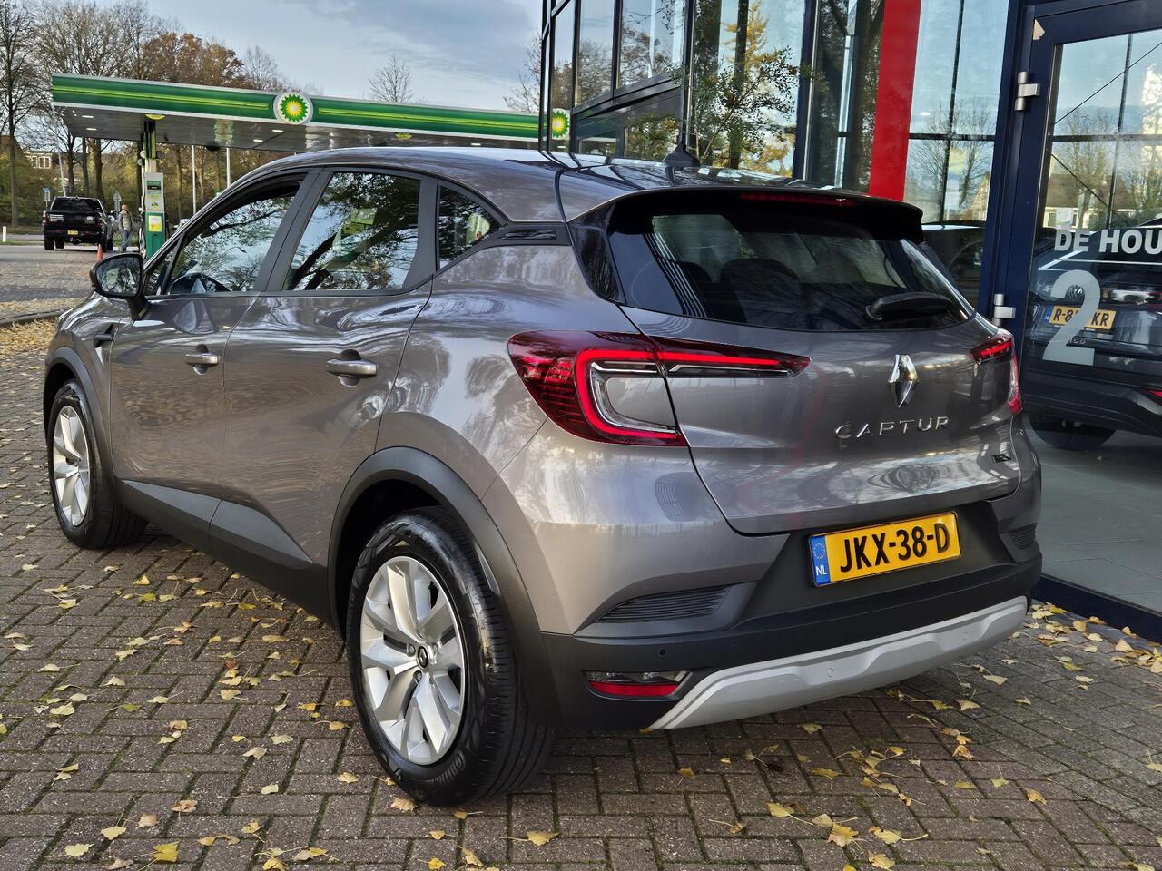 Renault CAPTUR 1.6 E-Tech Hybrid 145 AUTOMAAT | Navigatie | Parkeersensoren | Cruise Control | Airconditioning