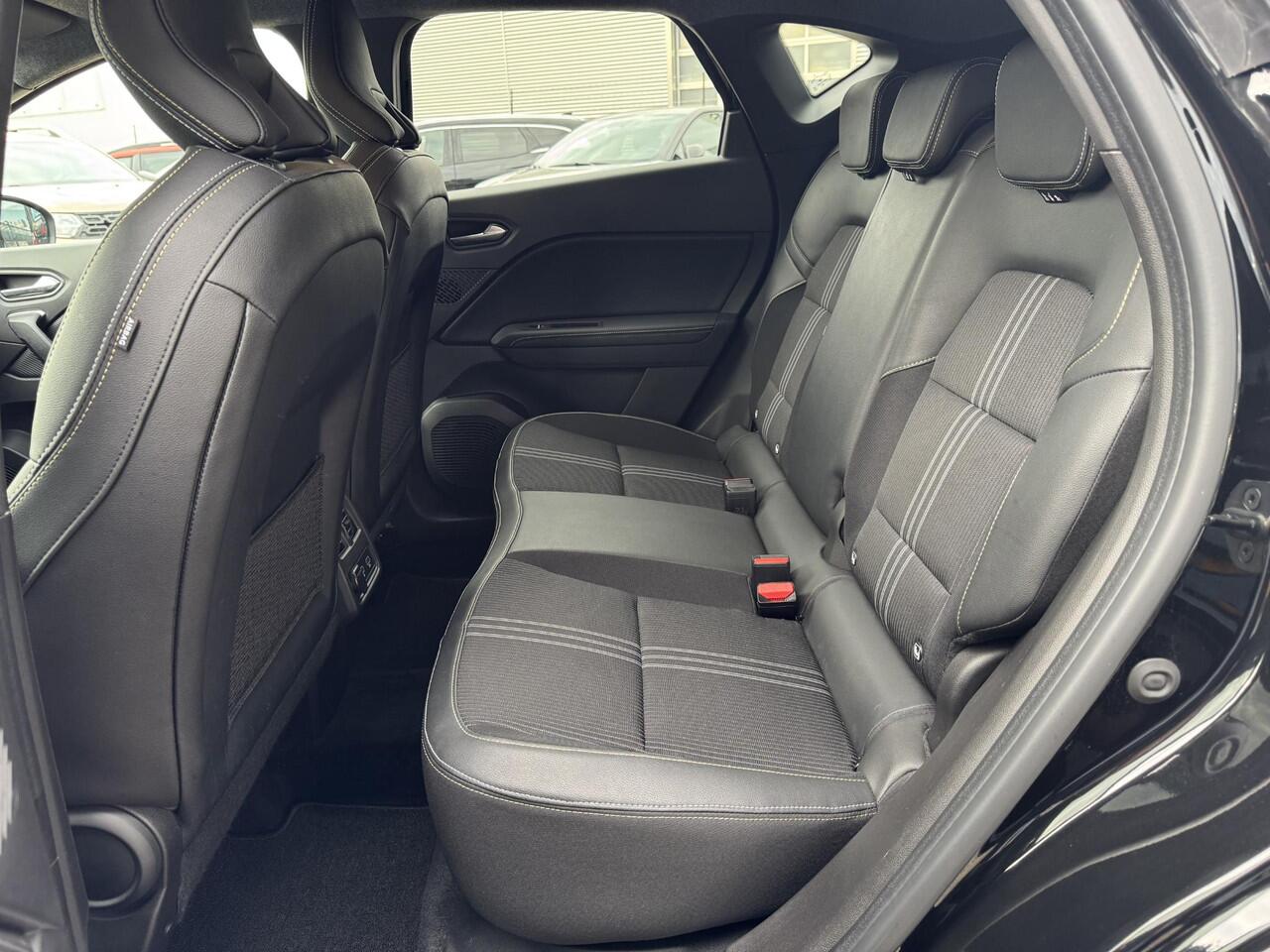 Renault CAPTUR 1.6 E-Tech full hybrid 145 E-Tech engineered / STOELVERWARMING / NAVIGATIE / ACHTERUITRIJCAMERA /