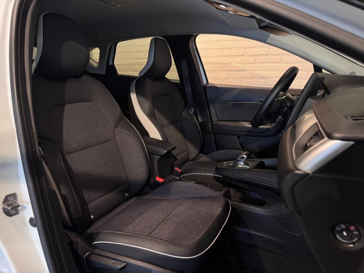 Renault CAPTUR 1.3 TCe Mild-Hybrid Techno 140pk Grote Navi Camera Sfeerv 18''