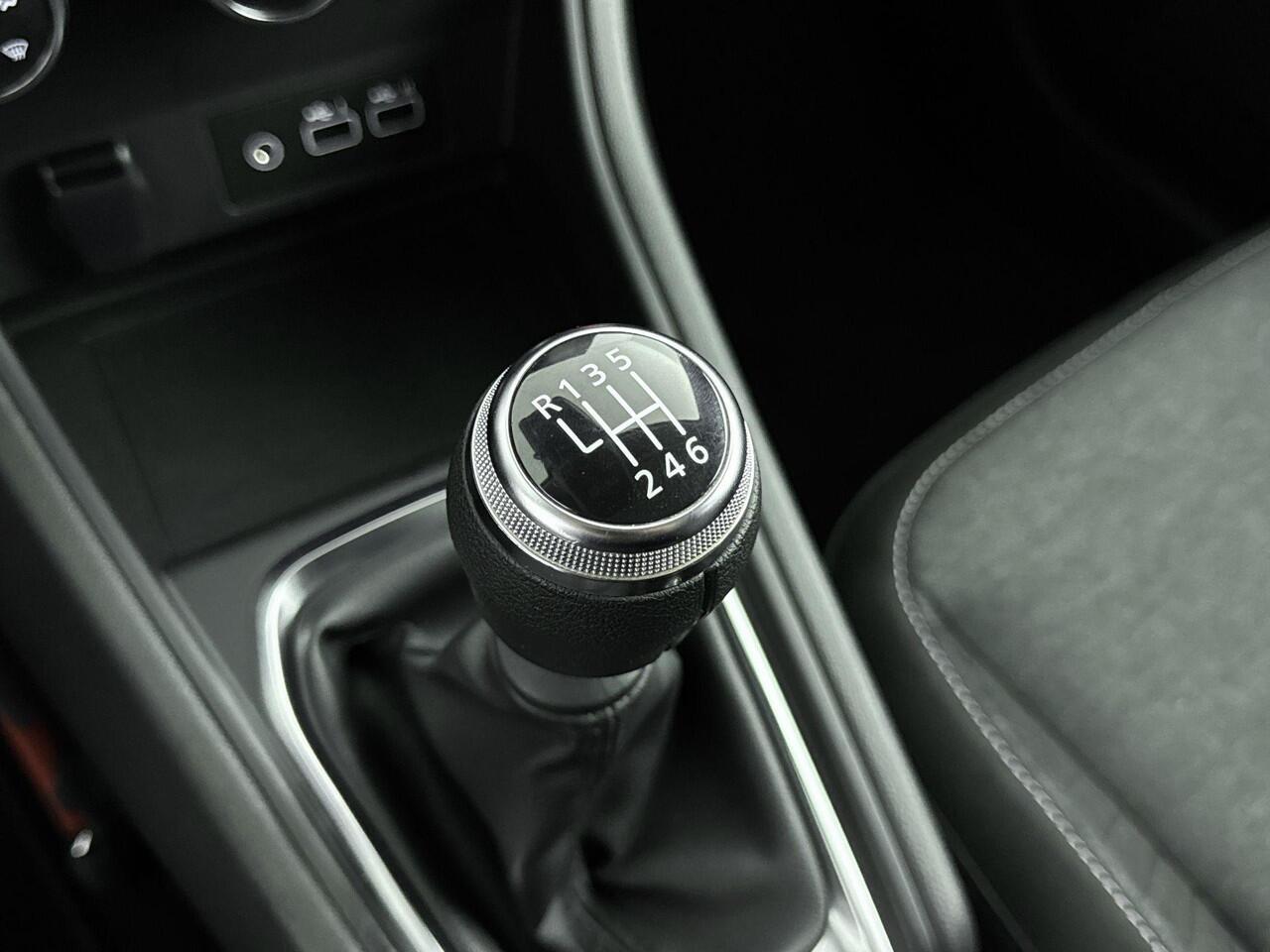 Renault CAPTUR 1.0 TCe 90Pk Evolution | Navigatie | Airco | Parkeersensoren | Cruise Control | Apple Carplay/Android Auto | Radio DAB+ Bluetooth | Keyless Entry & Start | Bestuurdersstoel in Hoogte Verstelbaar |