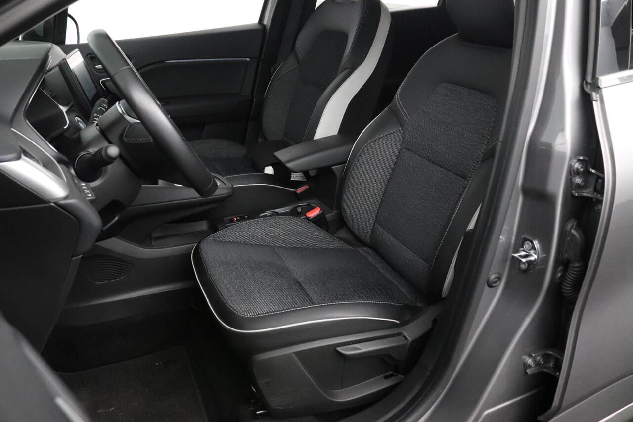 Renault CAPTUR 1.6 E-Tech plug-in hybrid 160 techno | Stuur/Stoel verwarming | Camera | Carplay/Android auto |