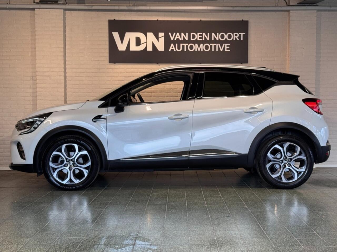 Renault CAPTUR 1.3 TCe Mild-Hybrid Techno 140pk Grote Navi Camera Sfeerv 18''