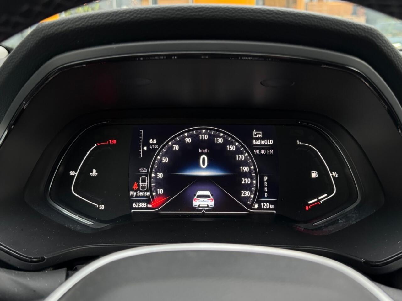 Renault CAPTUR 1.3 TCe Intens - camera - navi - trekhaak - all season