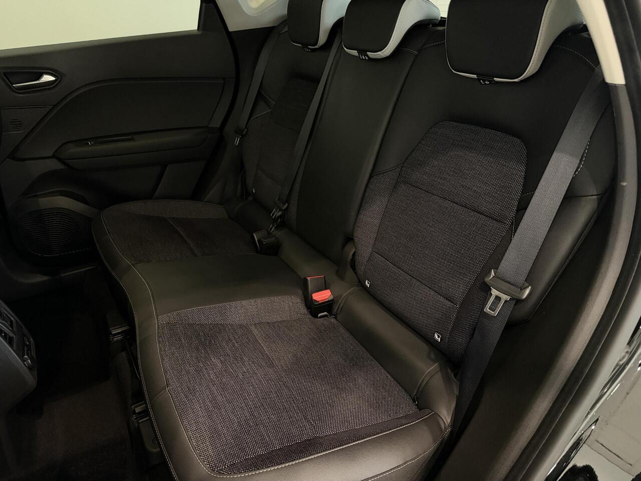 Renault CAPTUR 1.6 E-Tech Full Hybrid 145 Techno | Trekhaak | All season banden | Navigatie | Climate Control | Cruise Control | Lichtmetalen velgen 17" | Apple Carplay/Android Auto