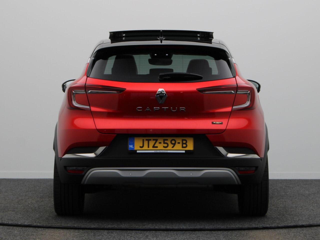 Renault CAPTUR E-Tech Hybrid 145pk Iconic | Bose Audio | Schuif kanteldak | Active driver assist | Lederen bekleding |