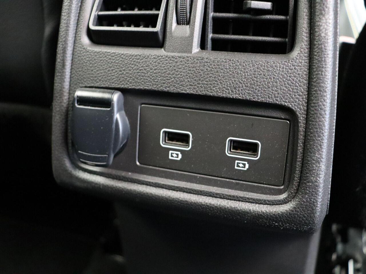 Renault CAPTUR E-Tech Hybrid 145pk Engineered | Digitaal dashboard | Achteruitrijcamera | Climate control |