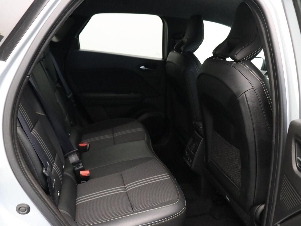 Renault CAPTUR E-Tech Hybrid 145pk Engineered | Digitaal dashboard | Achteruitrijcamera | Climate control |