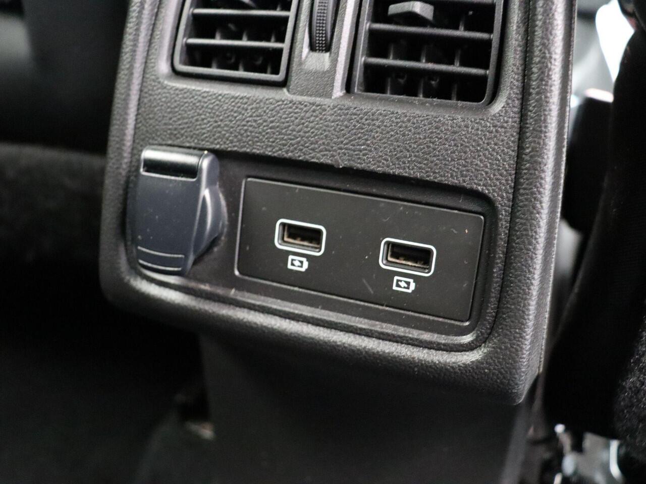 Renault CAPTUR 1.6 E-Tech plug-in hybrid 160 techno | Achteruitrijcamera | Navigatie | Parkeersensoren voor/achter | Climate control |