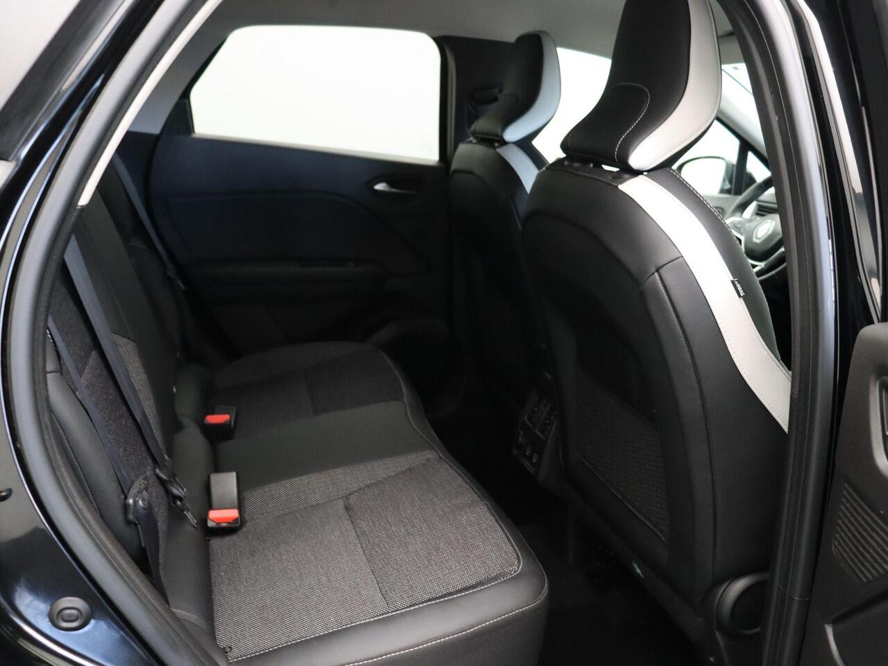 Renault CAPTUR 1.6 E-Tech plug-in hybrid 160 techno | Achteruitrijcamera | Navigatie | Parkeersensoren voor/achter | Climate control |