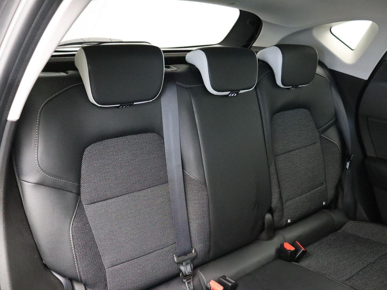 Renault CAPTUR 1.0 TCe 90 techno | Climate control | Navigatie | Camera | Lichtmetalen Velgen |