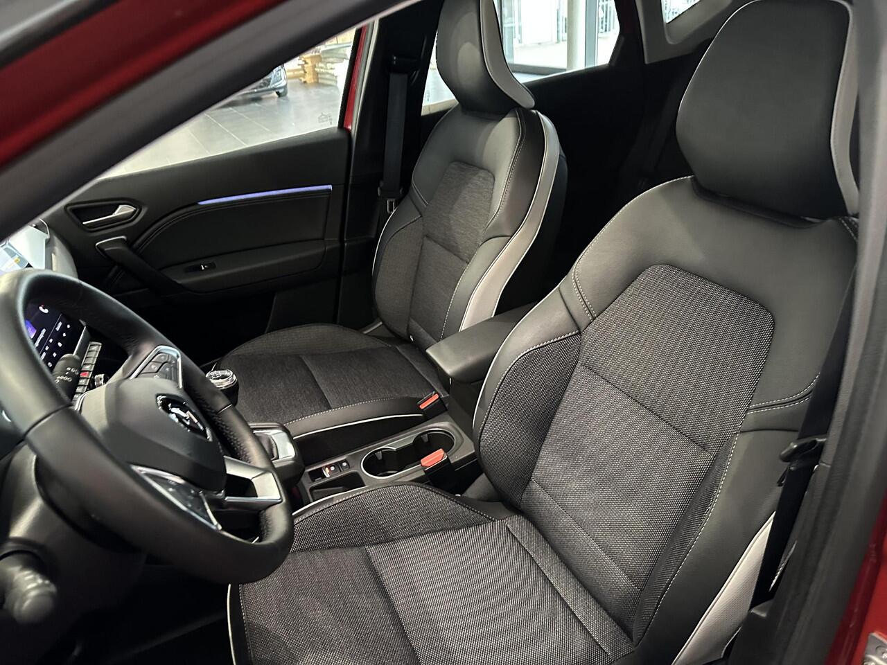 Renault CAPTUR 1.0 TCe 90 techno SCHUIF/KANTEL DAK | BOSE AUDIO | 9,3" GROOT NAVIGATIE SCHERM | STOEL/STUUR VERWARMING |