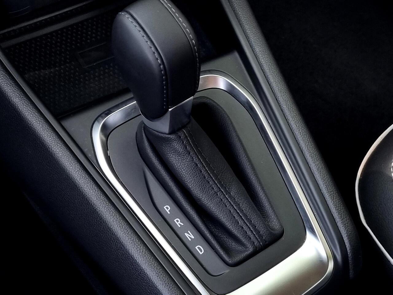 Renault CAPTUR 1.3 mild hybrid 160 techno Automaat / 1500KG Trekgewicht / Navigatie / Camera / Cruise Control Adaptief / Draadloze Telefoonlader /