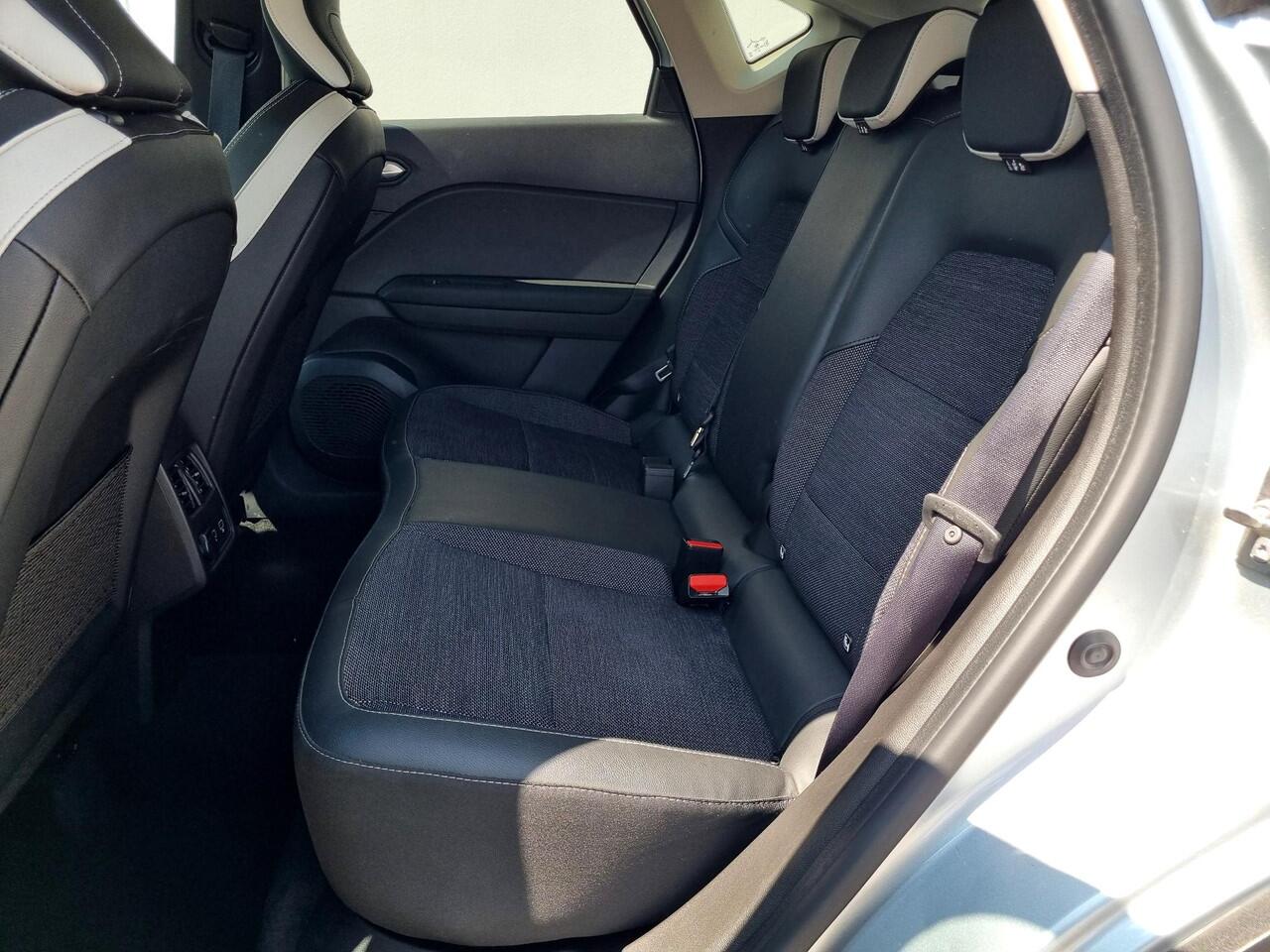 Renault CAPTUR 1.3 mild hybrid 160 techno Automaat / 1500KG Trekgewicht / Navigatie / Camera / Cruise Control Adaptief / Draadloze Telefoonlader /