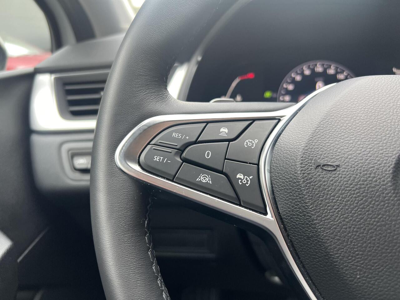 Renault CAPTUR 1.3 Techno Automaat / Stoel & Stuurverwarming / Achteruitrijcamera / Adaptief Cruise Control / Navigatie / Apple Carplay & Android Auto /