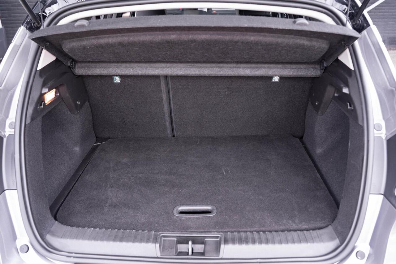 Renault CAPTUR 1.3 mild hybrid 160 iconic navigatie digi-cockpit stoelverwarming rondom camera PDC v+a DAB inparkeerhulp 18"-inch voorstoelen hoogte verstelbaar