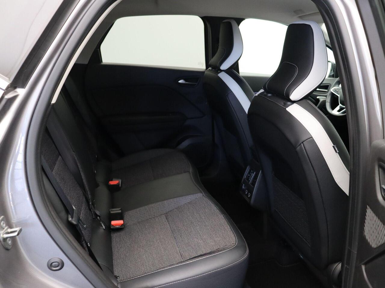 Renault CAPTUR E-Tech full hybrid 145pk Techno | Achteruitrijcamera | Apple Carplay | Android Auto | Groot Scherm |