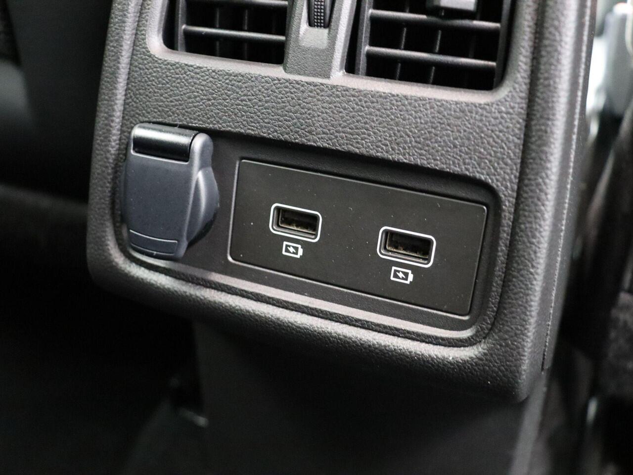 Renault CAPTUR TCe 90pk Techno | Achteruitrijcamera | Navigatie | Parkeersensoren voor/achter | Climate control |