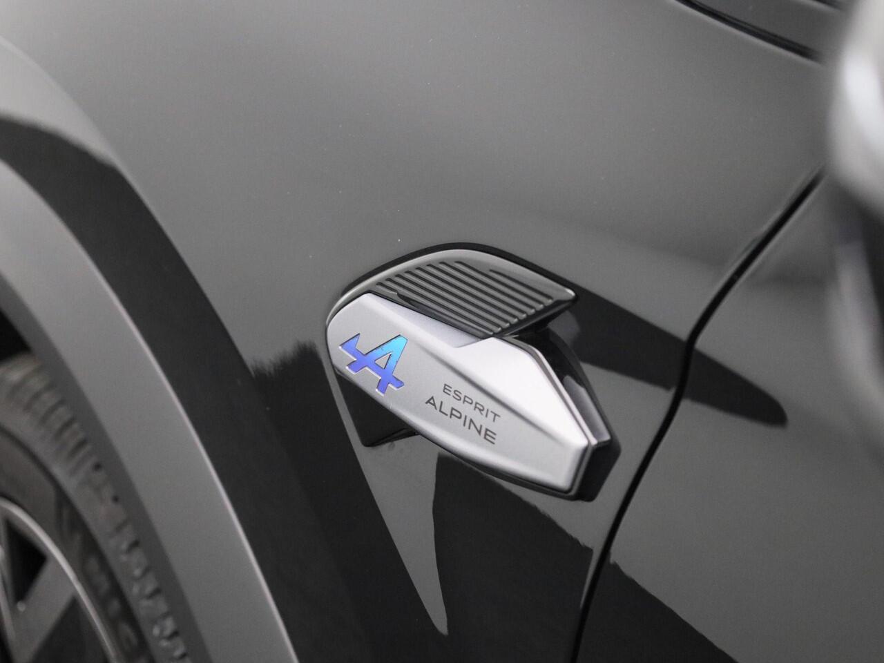 Renault CAPTUR 1.6 E-Tech Full Hybrid Esprit Alpine 145PK | Google Navigatie | Harman Kardon Audio | Adaptieve Cruise Control | 360 Camera | Stuurverwarming | Apple CarPlay & Android Auto