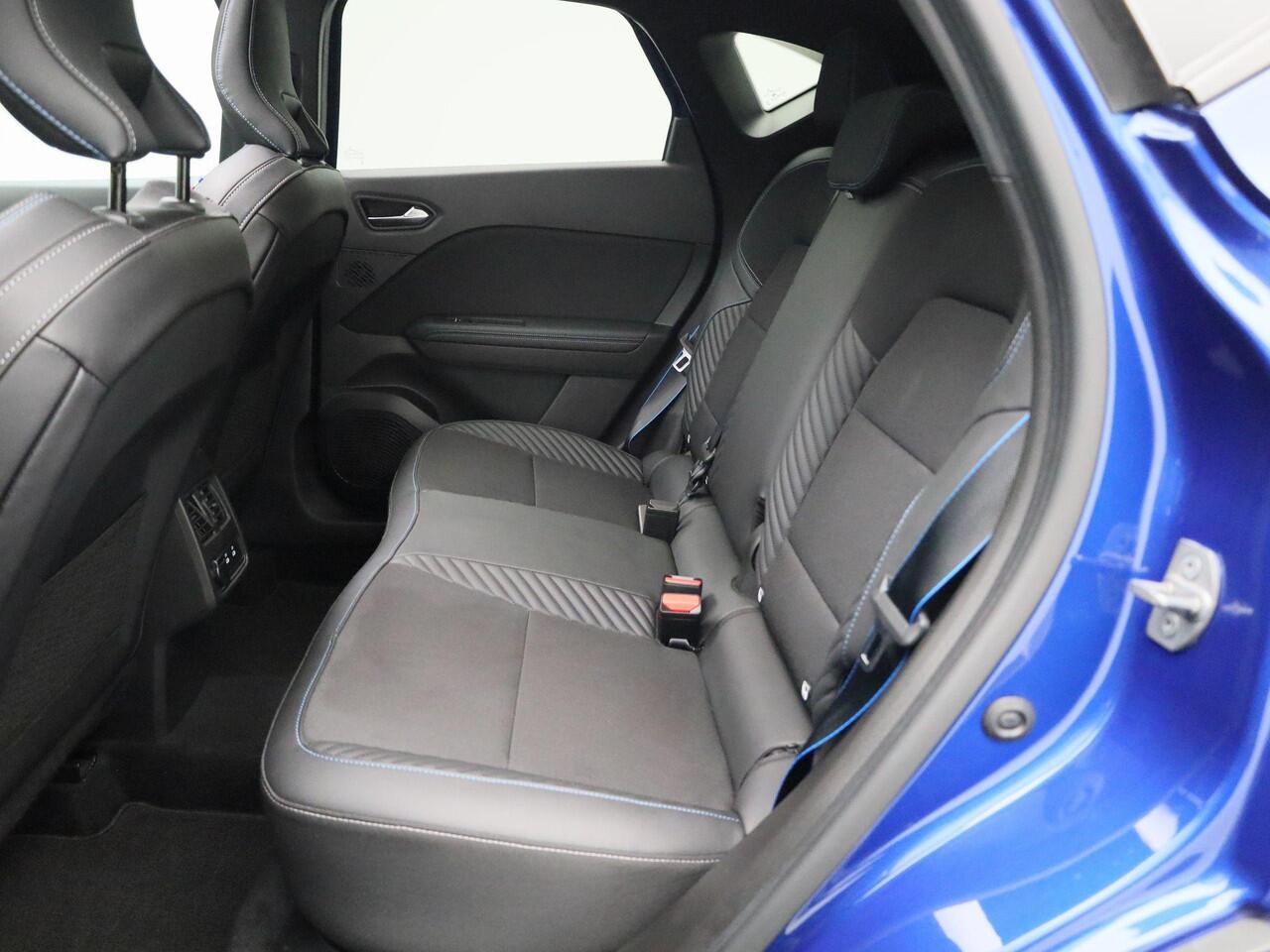 Renault CAPTUR 1.3 mild hybrid Esprit Alpine 160pk | Glazen schuif/kanteldak | Harman Kardon-audio | Stoel,- Stuur-, & voorruitverwarming | Rondom Camera