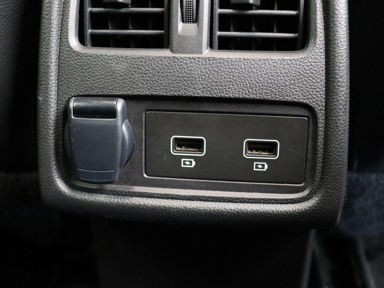 Renault CAPTUR E-Tech Hybrid 145pk Techno | Parkeersensoren voor en achter | Achteruitrijcamera | Groot scherm |