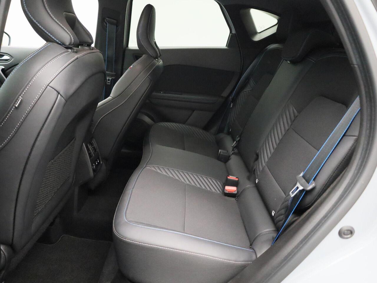 Renault CAPTUR E-Tech full hybrid 145 esprit Alpine | Automaat | openR multimedia met 10,4" touchscreen, CarPlay & Android Auto | Adaptive Cruise Control | Around View Camera | E-Shifter | Two-tone metaalkleur |