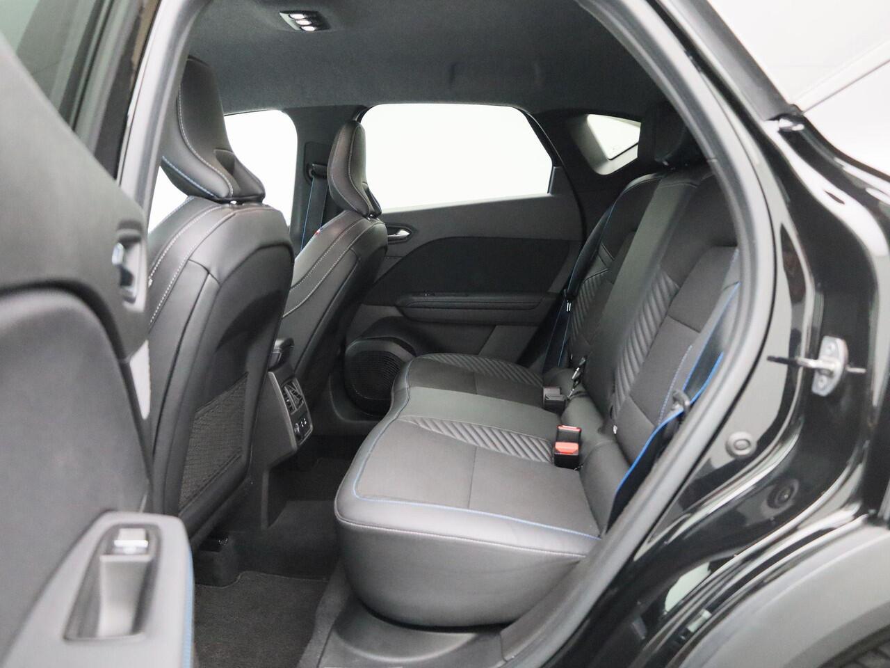 Renault CAPTUR 1.6 E-Tech full hybrid 145PK esprit Alpine | Harman Kardon Audio | Stuurverwarming | 360 Camera | Google Navigatie | 19'' Lichtmetalen Velgen | Apple CarPlay & Android Auto