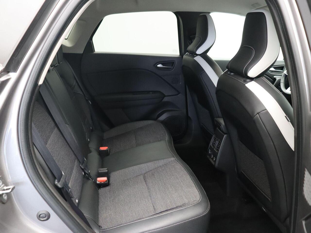 Renault CAPTUR 1.6 E-Tech Hybrid 145 Techno | Achteruitrijcamera | Navigatie | Climate control | Cruise control |