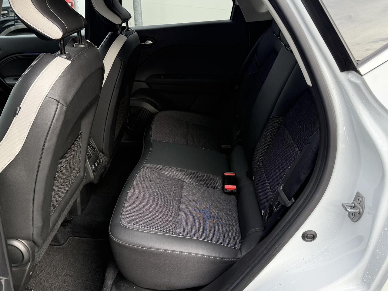 Renault CAPTUR 1.0 TCe 90 techno (Hoge Instap) Camera | Navigatie | Dode Hoek Assistent