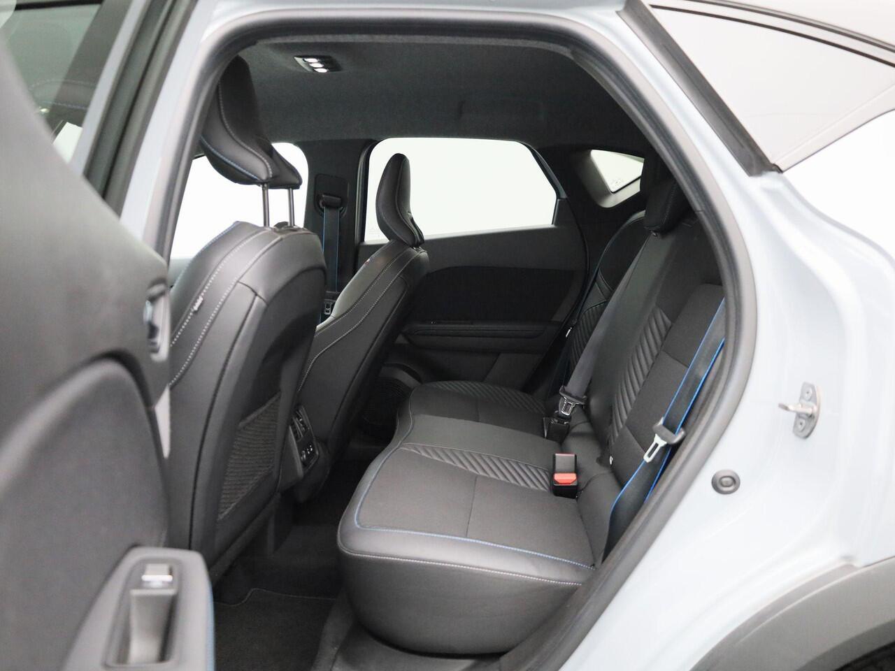 Renault CAPTUR 1.6 E-Tech Full Hybrid Esprit Alpine 145PK | Google Navigatie | Harman Kardon Audio | Adaptieve Cruise Control | 360 Camera | Stuurverwarming | Apple CarPlay & Android Auto