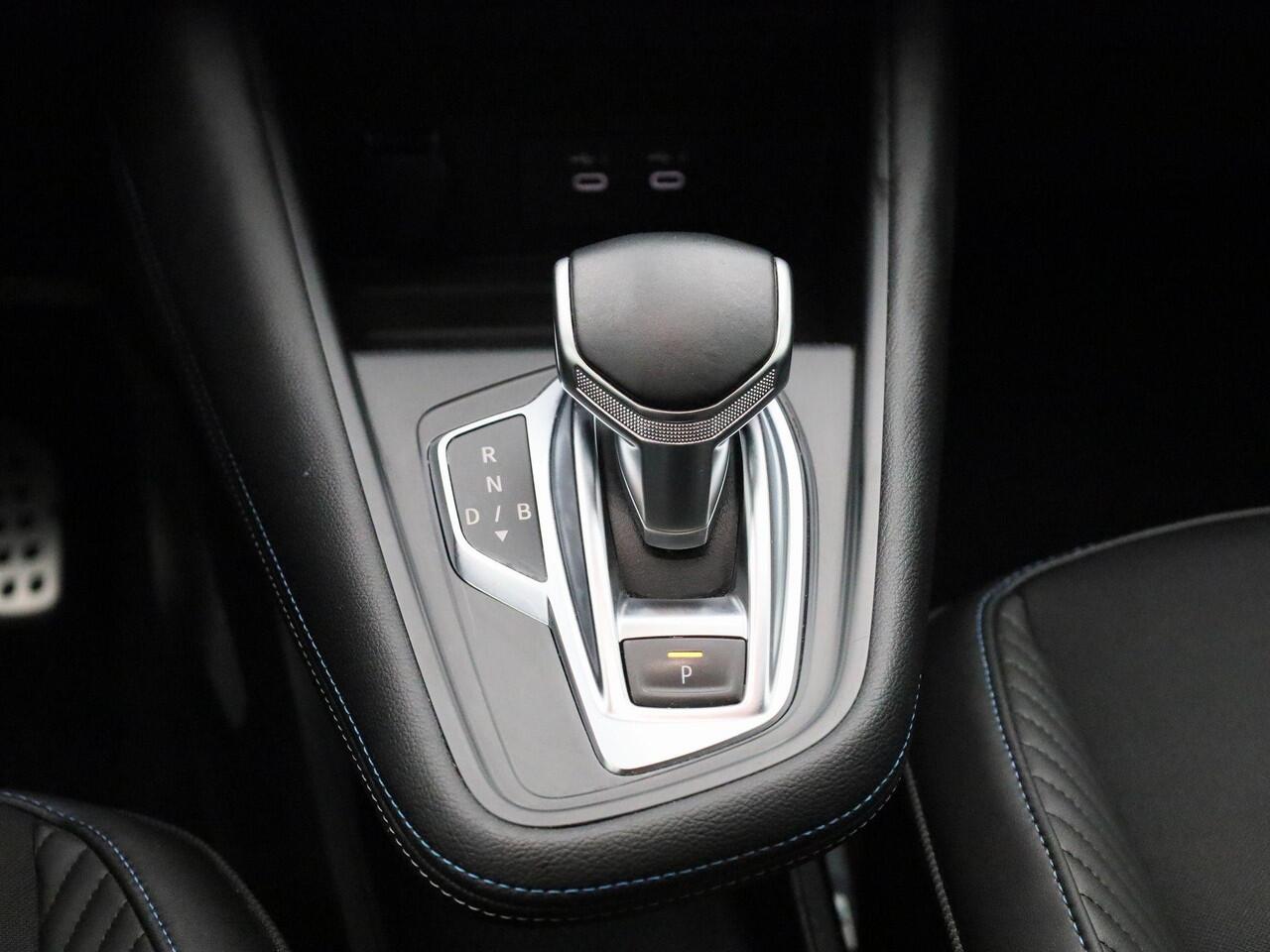 Renault CAPTUR E-Tech full hybrid 145 esprit Alpine | Apple Carplay & Android Auto | Adaptieve cruise control| Stuurverwarming | Sensoren rondom met camera rondom | Climate control |