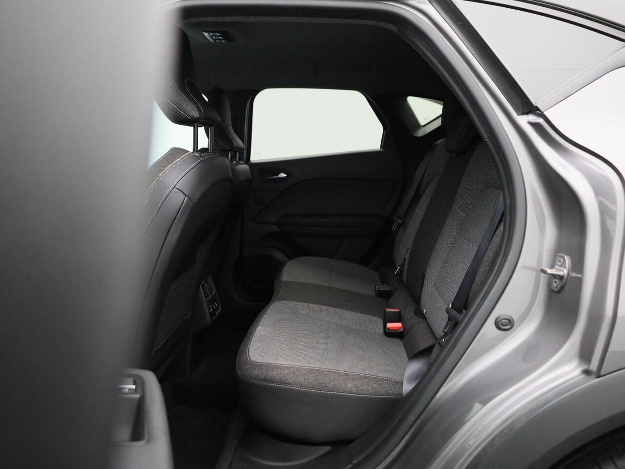 Renault CAPTUR mild hybrid 160 EDC Automaat Techno | EASY LINK navigatiesysteem met 9,3" touchscreen | Pack Comfort met stoel- en stuurverwarming | Parkeersensoren met camera | Adaptive Cruise Control | Two-tone metaalkleur |