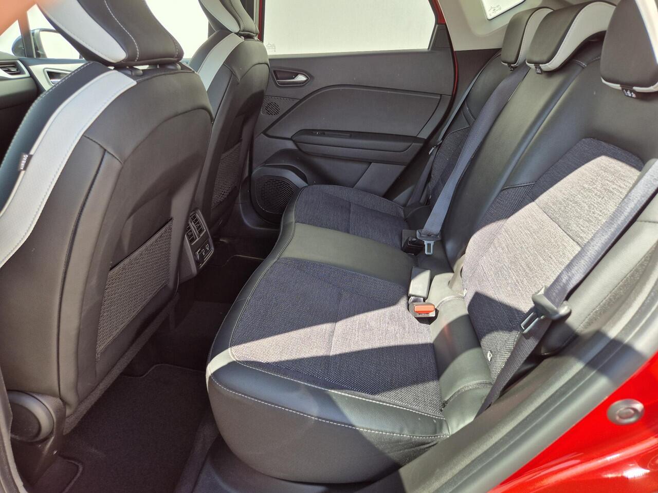 Renault CAPTUR 1.3 mild hybrid 160 techno Automaat / Pack Full Screen / Adaptief CC / Achteruitrijcamera / Stuurverwarming / Apple Carplay Android Auto / Climate control / Parkeersensoren voor en achter / trekgewicht van 1500 kg /