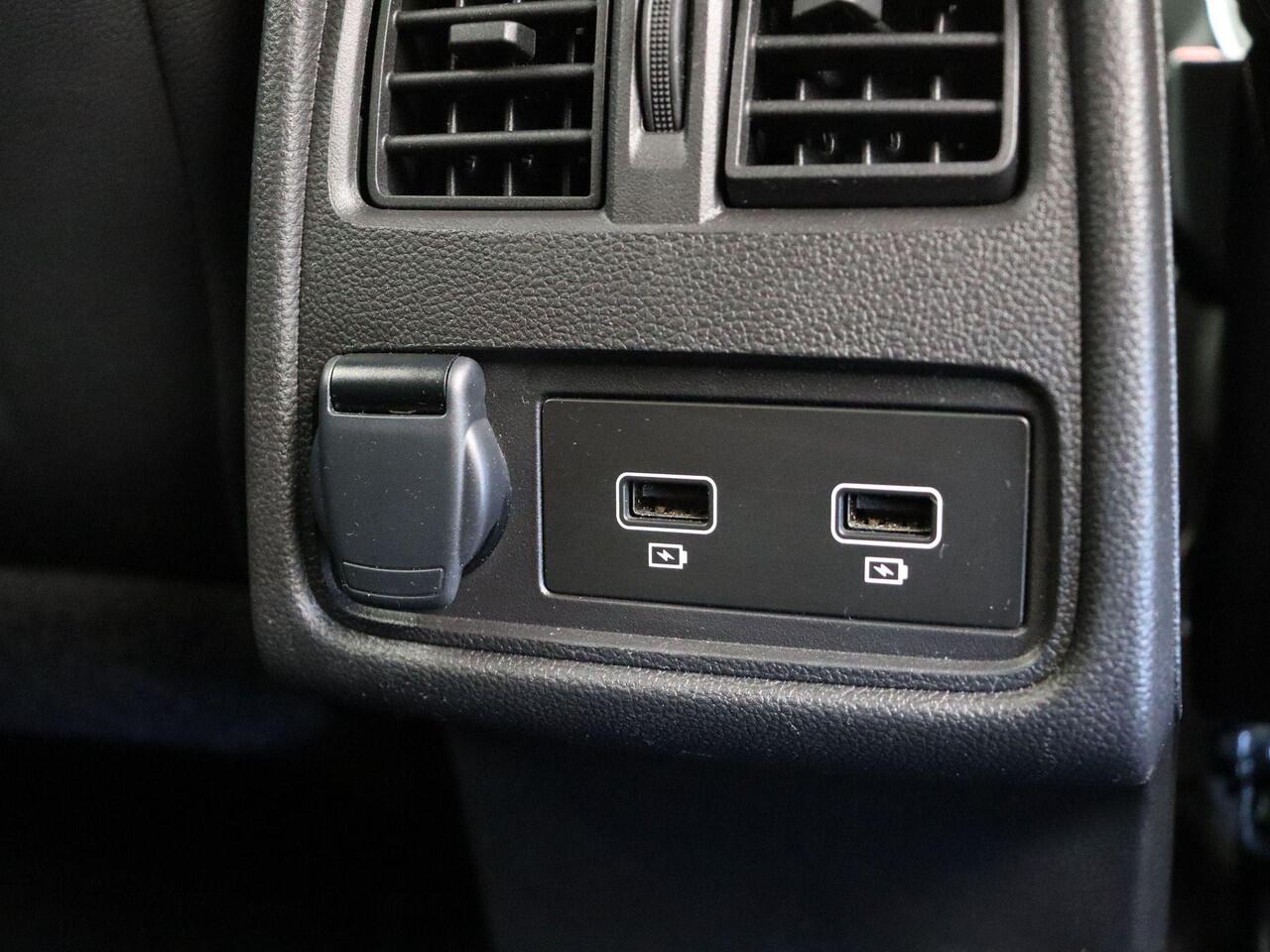 Renault CAPTUR E-Tech full hybrid 145pk techno | Grootscherm navigatie | Digitaal dashboard | Achteruitrijcamera | Parkeersensoren voor/achter |