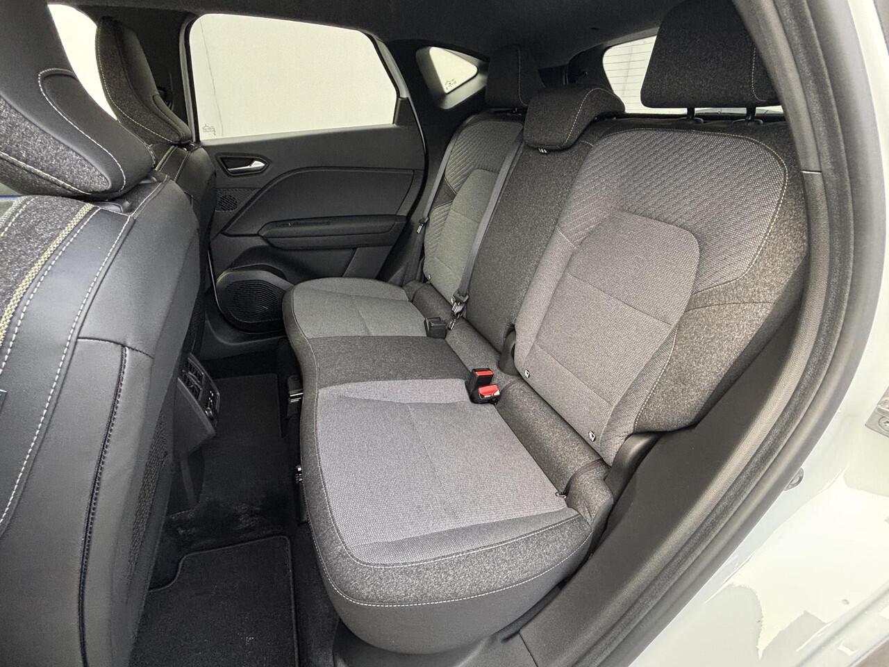 Renault CAPTUR Mild Hybrid 160 EDC Techno Automaat / Fabrieksgarantie tot 09-2026 / All Season Banden / 1.200kg Trekgewicht / Stoel & Stuurverwarming / Achteruitrijcamera / Apple Carplay & Android Auto / Navigatie /