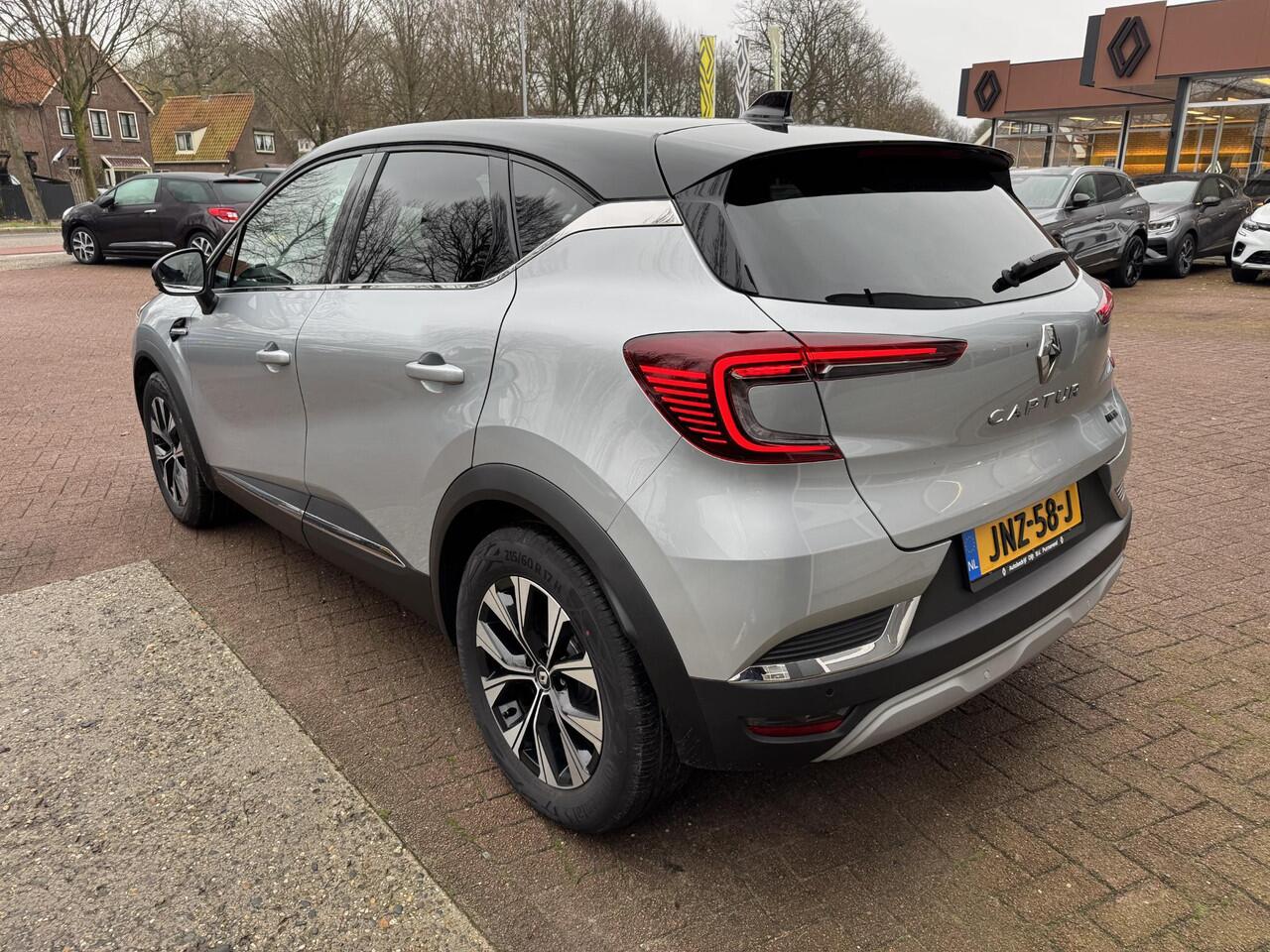 Renault CAPTUR 1.6 E-Tech Hybrid 145 Intens+Camera!!