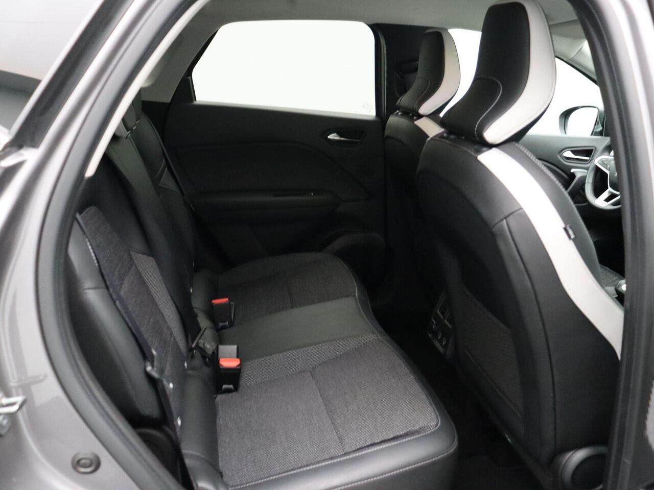 Renault CAPTUR 1.6 E-Tech Hybrid 145 Techno | Led | Half leder | Apple carplay & Android auto | achteruitrij camera |