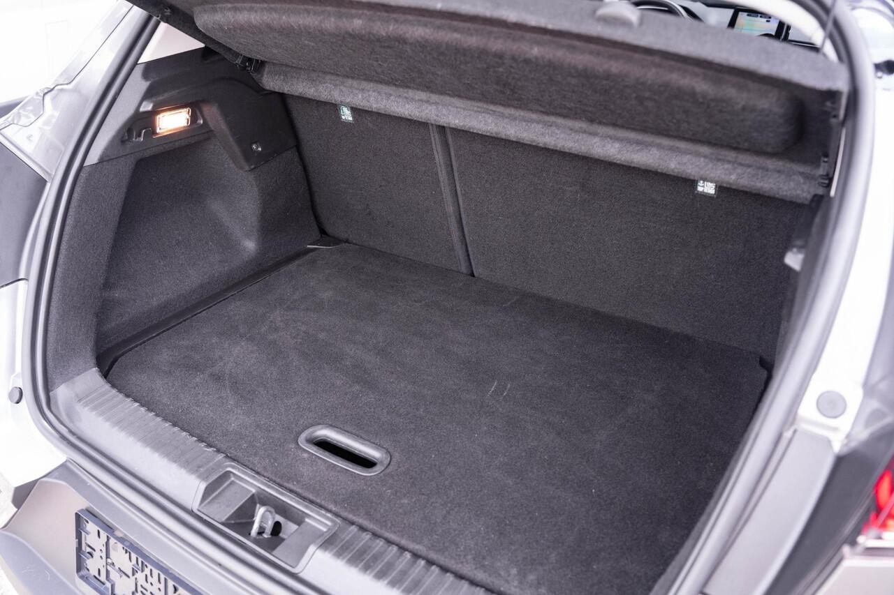 Renault CAPTUR 1.3 mild hybrid 160 iconic Navi Stoelverwarming Camera PDC v+a DAB Parkeerhulp 18"-inch