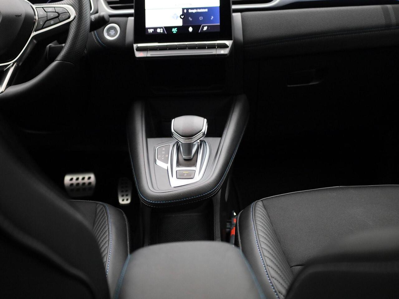 Renault CAPTUR 1.6 E-Tech Full Hybrid Esprit Alpine 145PK | Google Navigatie | Harman Kardon Audio | Adaptieve Cruise Control | 360 Camera | Stuurverwarming | Apple CarPlay & Android Auto