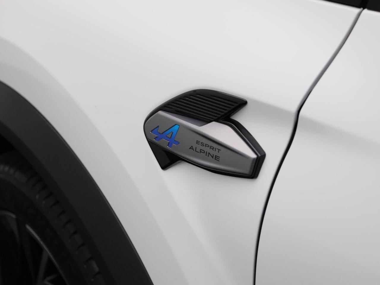 Renault CAPTUR 1.6 E-Tech full hybrid 145 esprit Alpine | Harman Kardon Audio | 360 Camera | Google Navi | Stuur verwarmd |