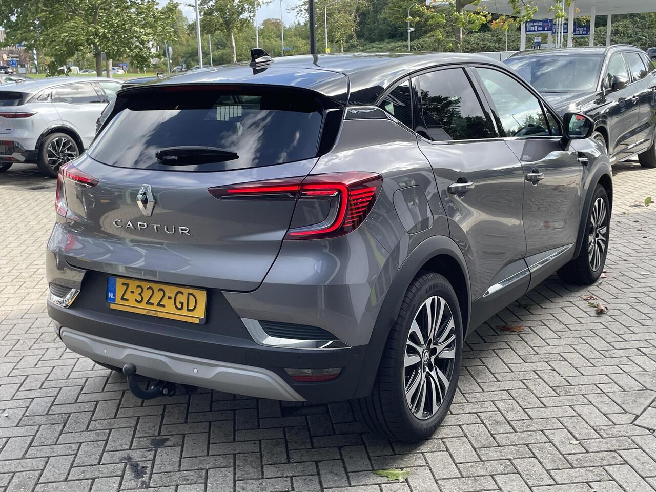 Renault CAPTUR 1.3 mild hybrid 160 iconic | Trekhaak | Lederen bekleding |