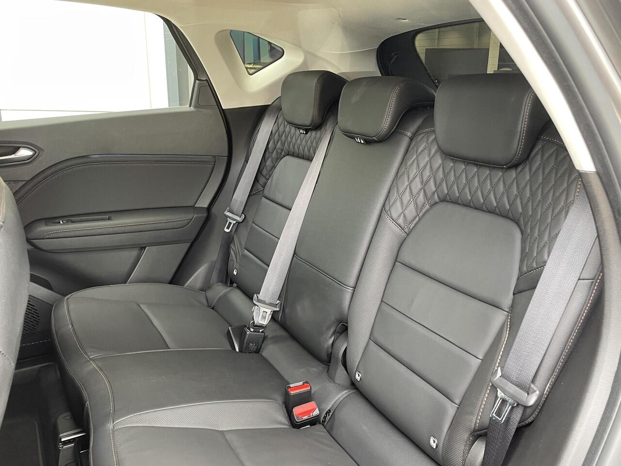 Renault CAPTUR 1.3 mild hybrid 160 iconic | Trekhaak | Lederen bekleding |